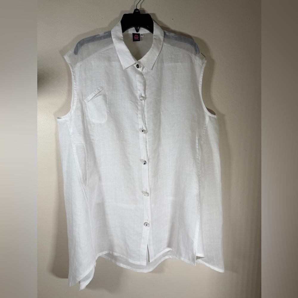 ❣️Sleeveless❣️White Button-Up Tunic